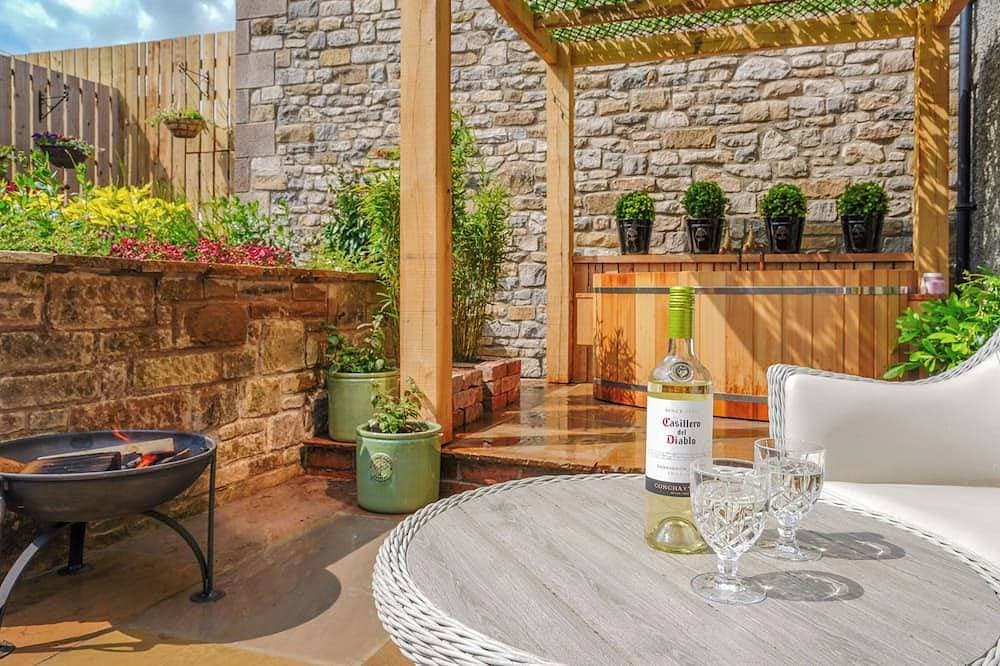 Westhills Courtyard - The Loft 1