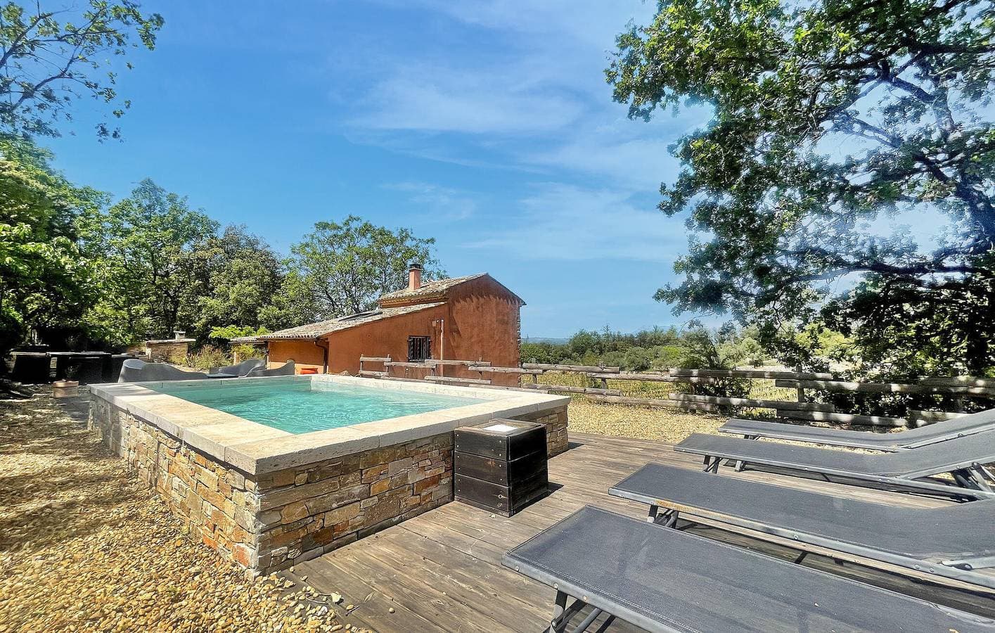 Foto 2 von 23: Geräumige Wohnung mit Pool & Flussblick!