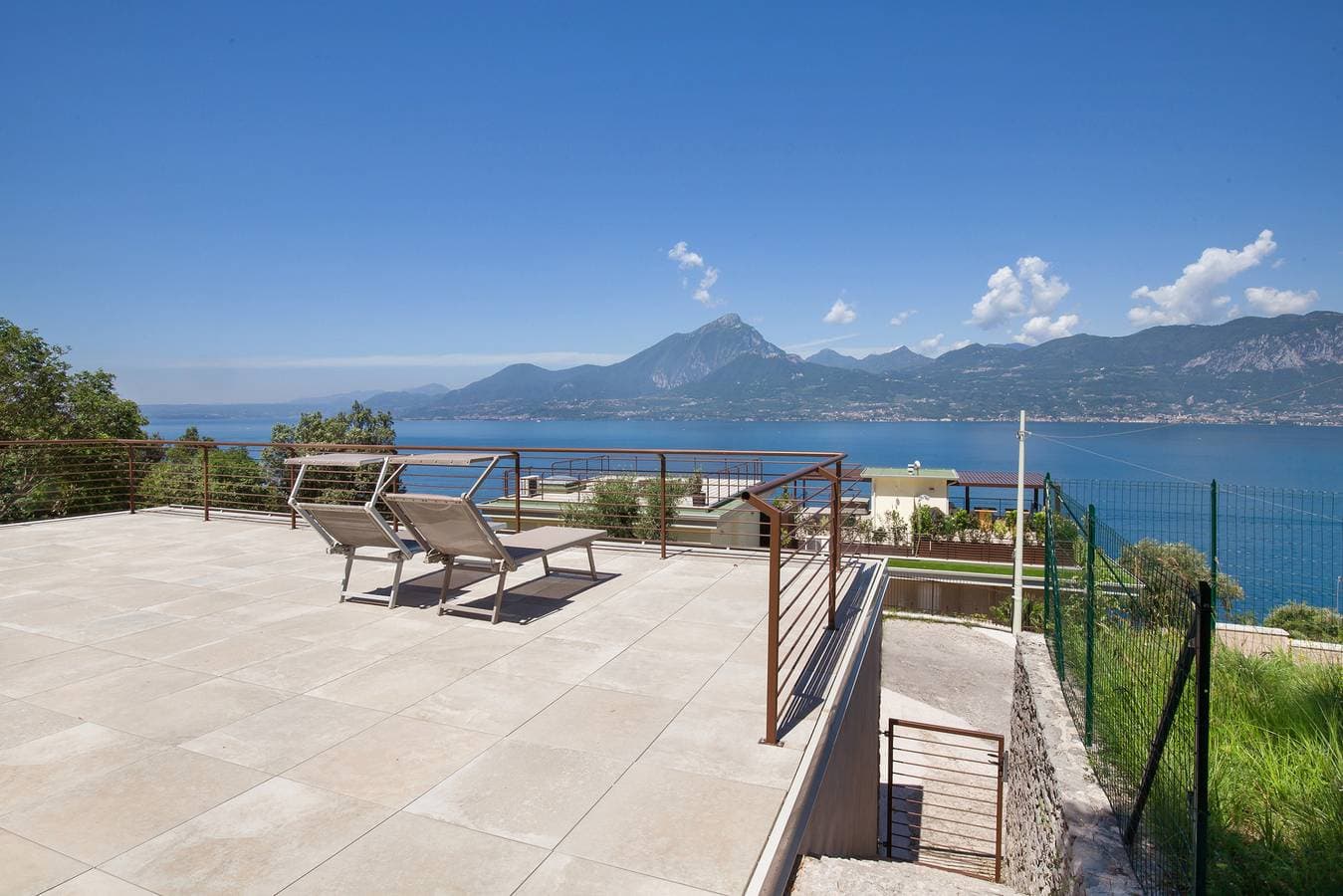 Foto 9 von 33: Wally s Terrace Apartment With Pool