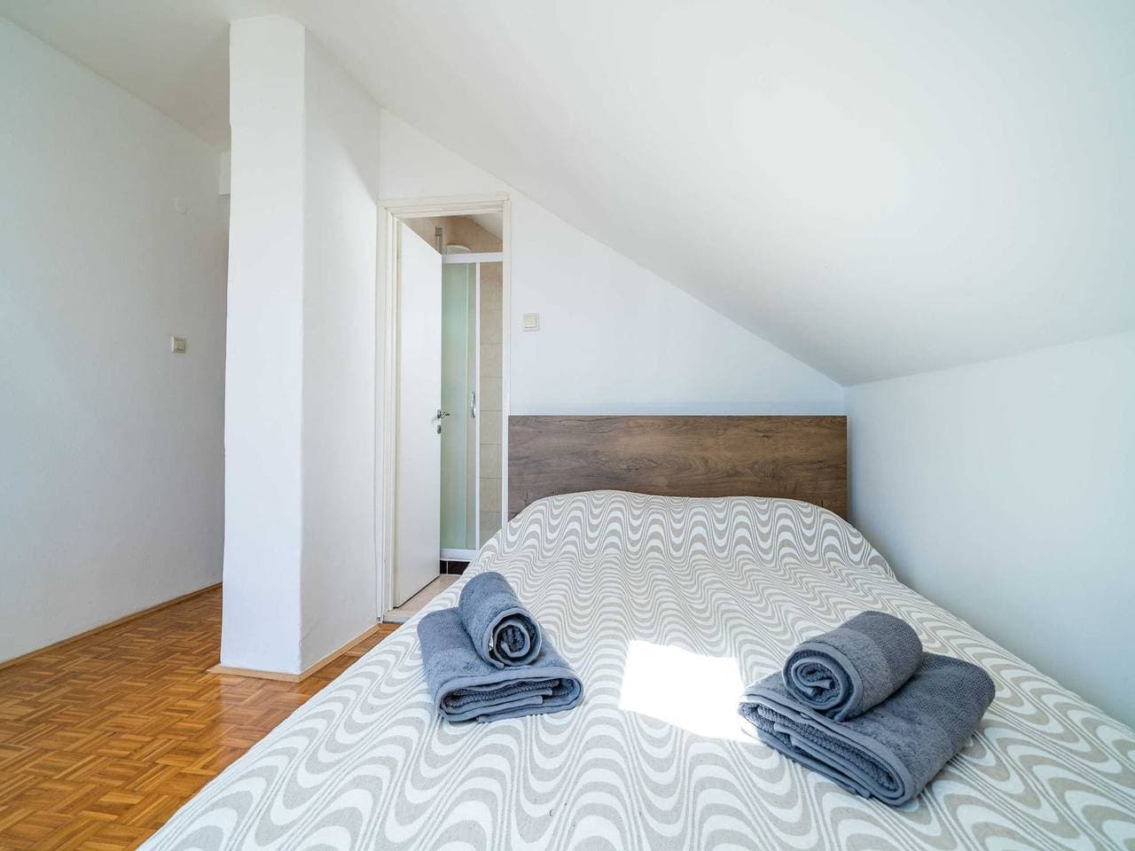 Foto 2 von 28: Rooms Nina - Double room with Sea View - 2