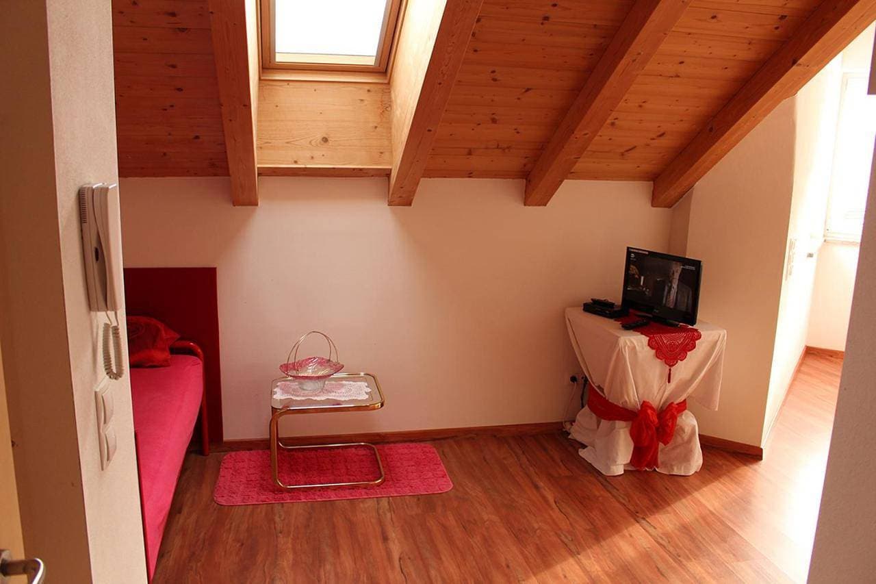 Foto 4 von 8: One-Bedroom Apartment