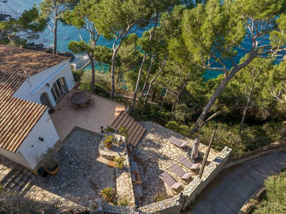 Foto 2 von 5: Villa