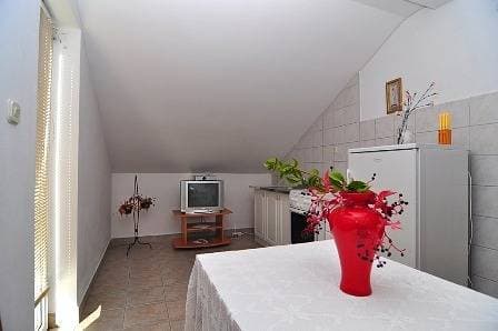 Foto 5 von 26: Ferienwohnung in Sukošan mit Meerblick, Balkon, Klimaanlage, W-Lan (654-2)