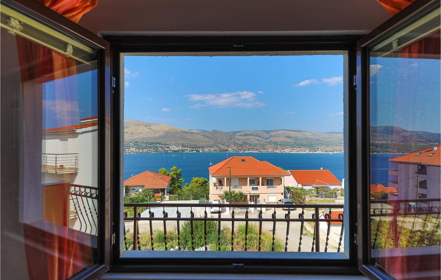 Foto 9 von 20: Gemütliche Ferienwohnung mit Terrasse, Küche und WLAN in der Nähe des Strandes Stari Porat