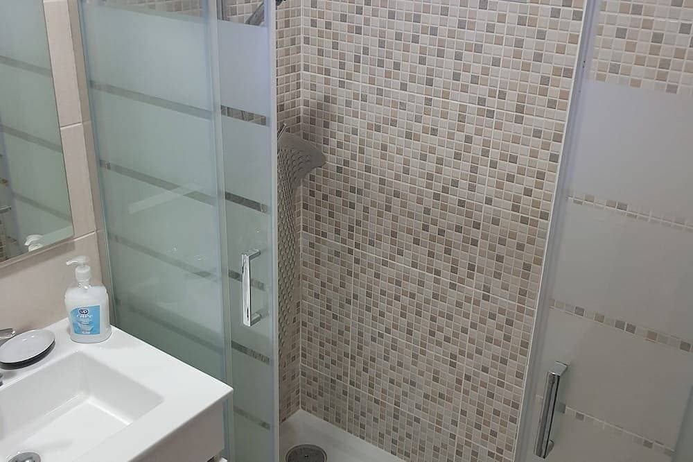 Foto 6 von 17: Apartamento T1 em Quarteira!