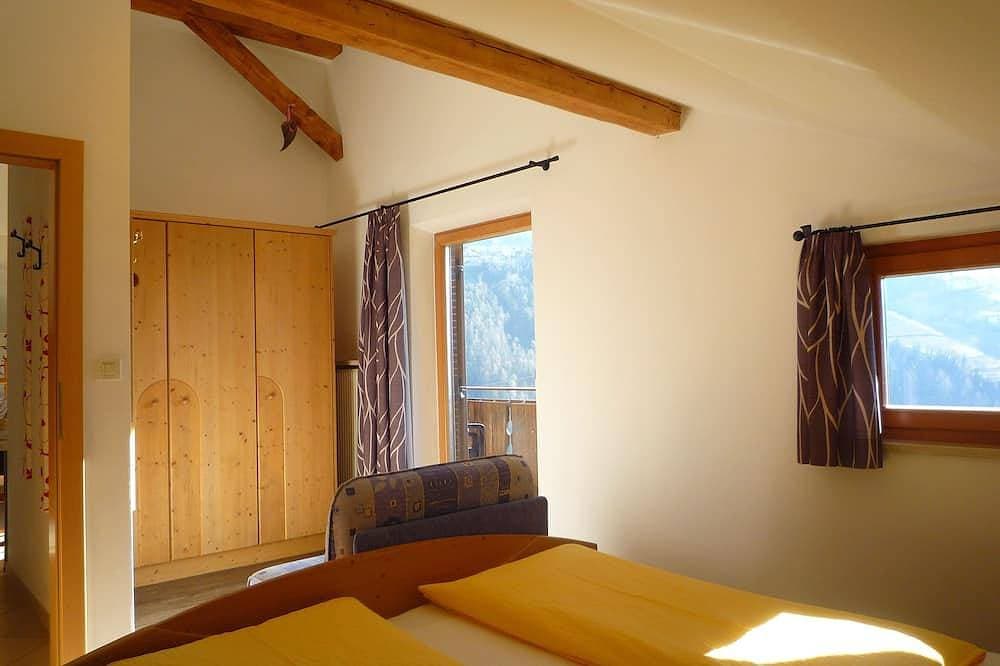 Foto 3 von 27: Ferienwohnung mit großem Panoramabalkon und biologischem Naturbadeteich