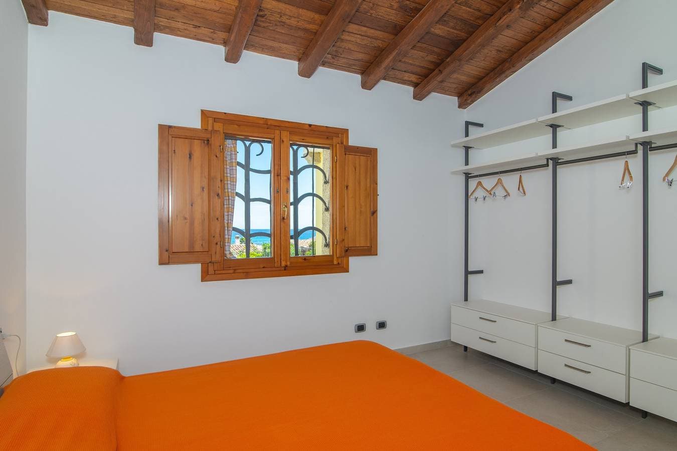Foto 9 von 33: Traumhafte Ferienwohnung mit Meerblick - Villa Ambra