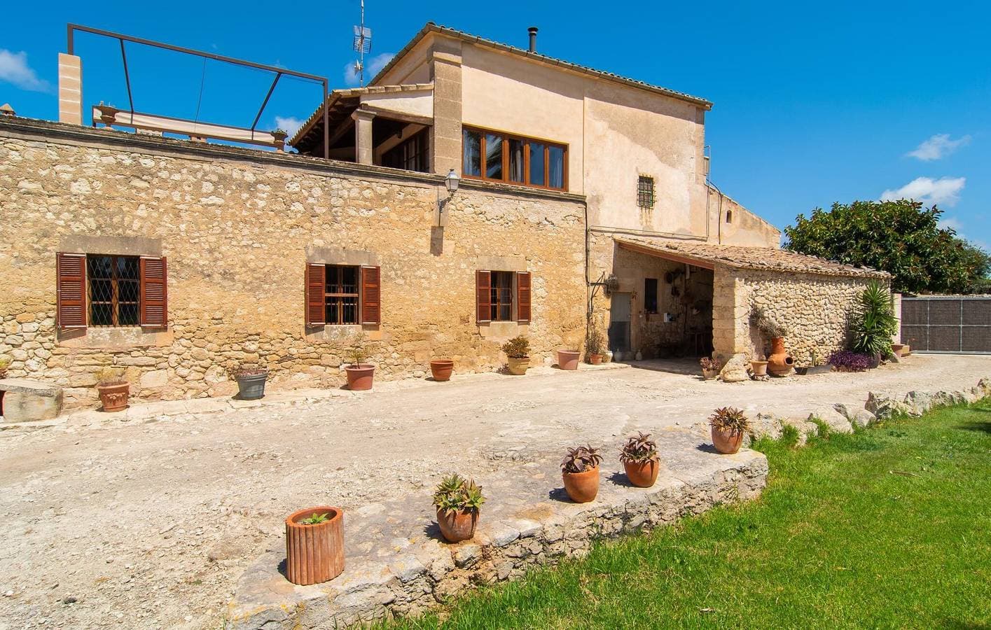 Gemütliche Wohnung mit Pool, Terrasse und Grill bei Montuïri 1