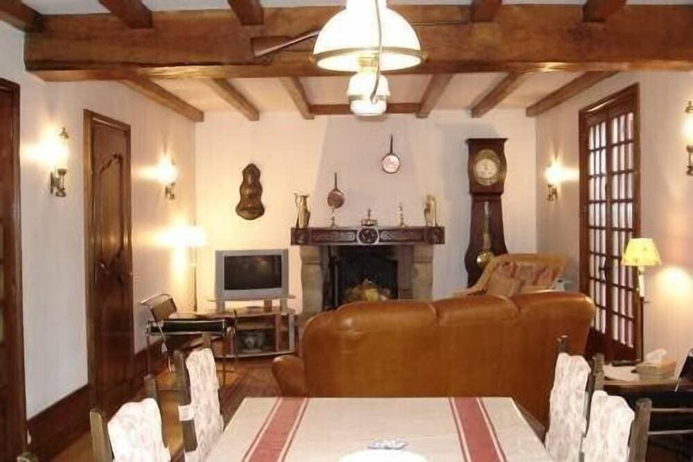 Foto 11 von 30: Traditionelles, baskisches Ferienhaus mit Swimmingpool und Sommerküche