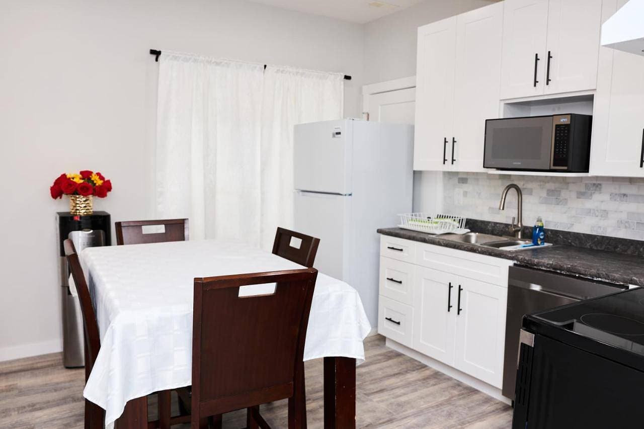 Foto 7 von 13: Triple Room with Private Bathroom