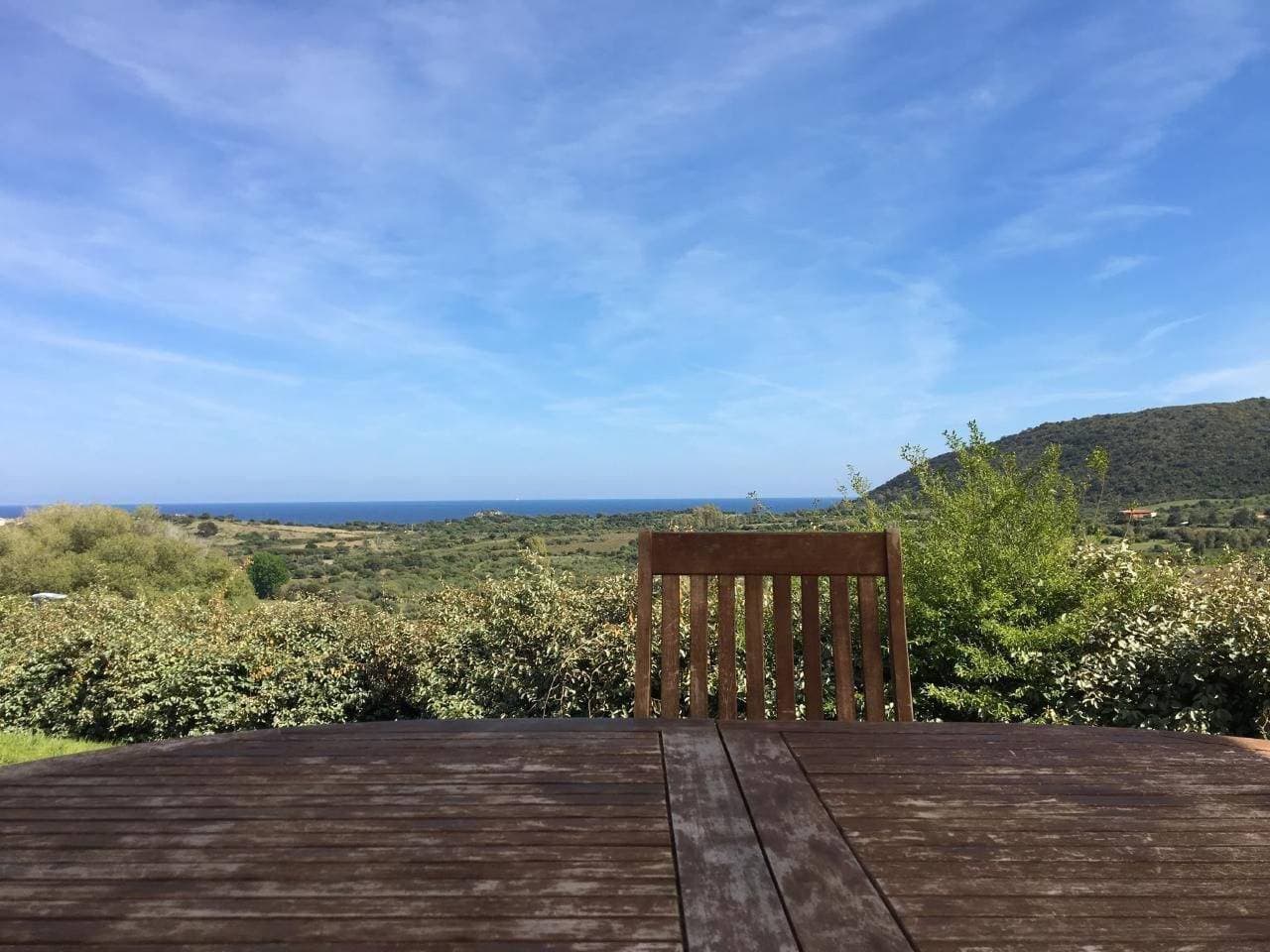 Foto 11 von 23: Villa mit gemeinsamem Pool und Meerblick