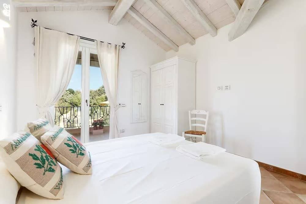 Foto 2 von 12: Villa Calicanto East, house with pool 5 minutes from the beach