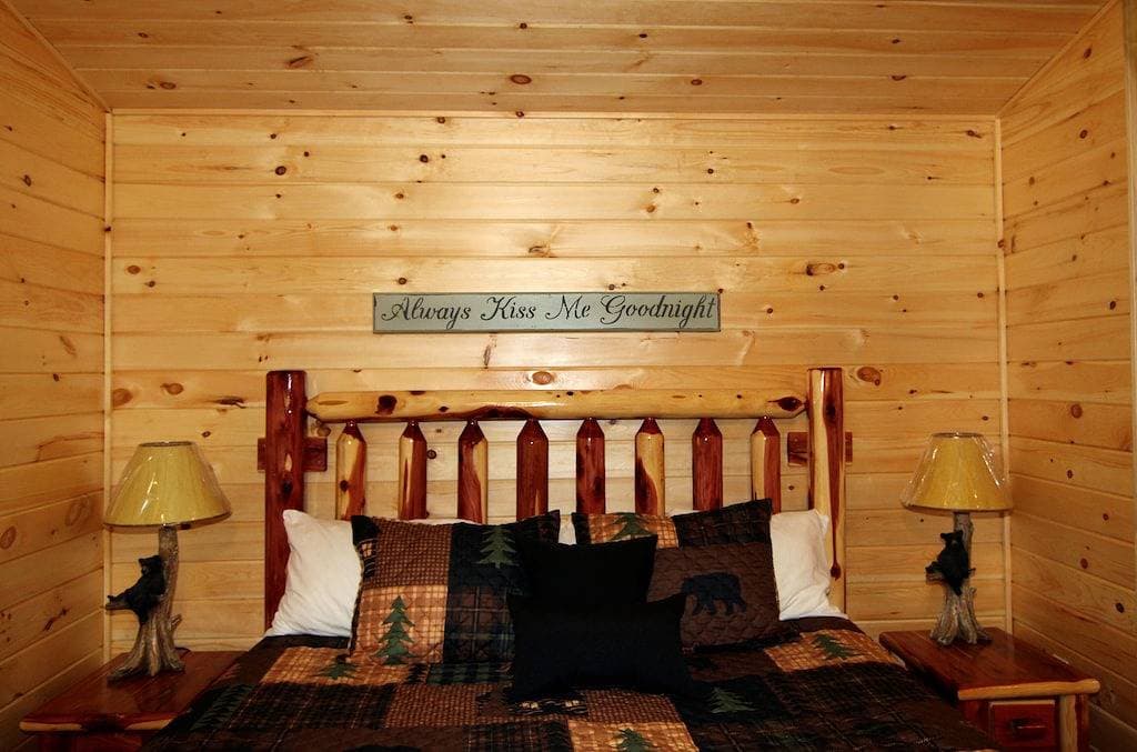 Über $ 700 in Gratis-Tickets, Abgeschiedene Hütte, Whirlpool, Herz-Jacuzzi, Internet, Gatlinburg, Pi... 1