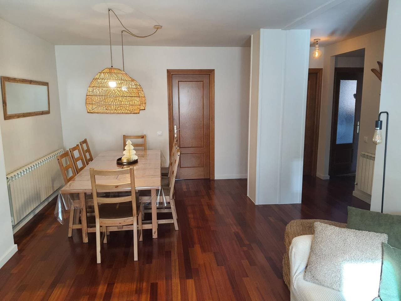 Foto 11 von 24: Ferienwohnung für 8 Personen mit Terrasse