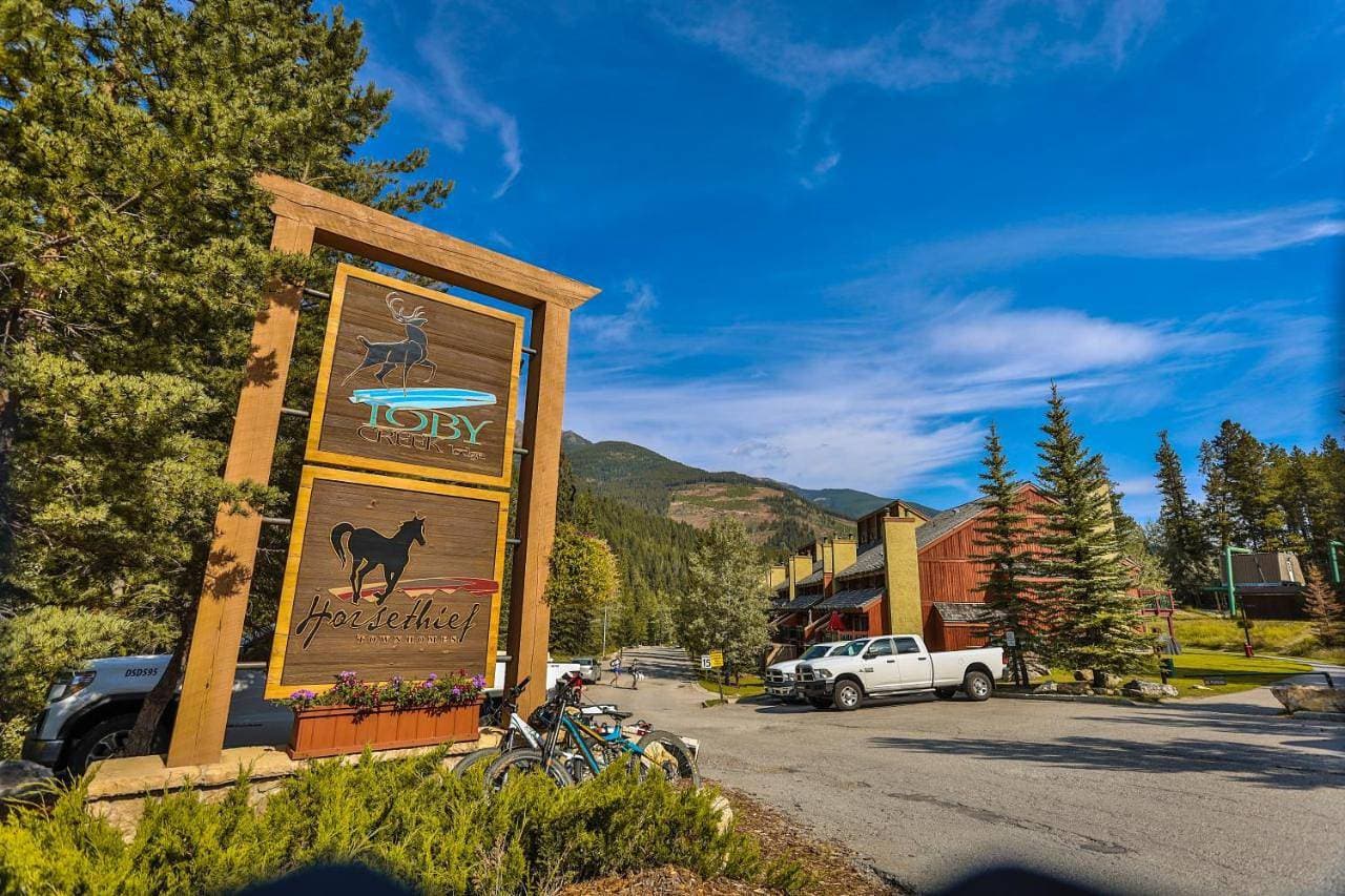 Horsethief Lodge by StayIn 1