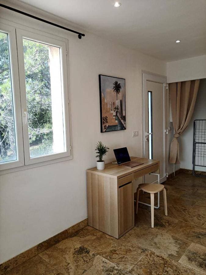 Foto 3 von 24: One-Bedroom Apartment