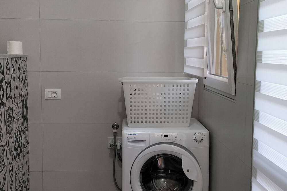 Foto 11 von 19: Cozy studio with a private sky-lit courtyard, near transport and local amenities