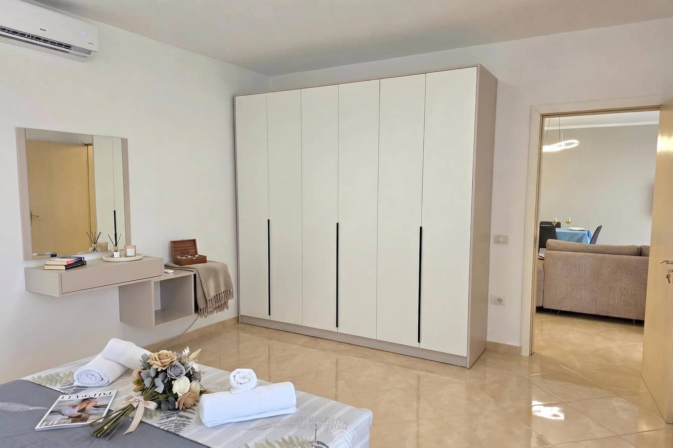 Foto 6 von 29: Sea View Apartment in Durres Beach 100