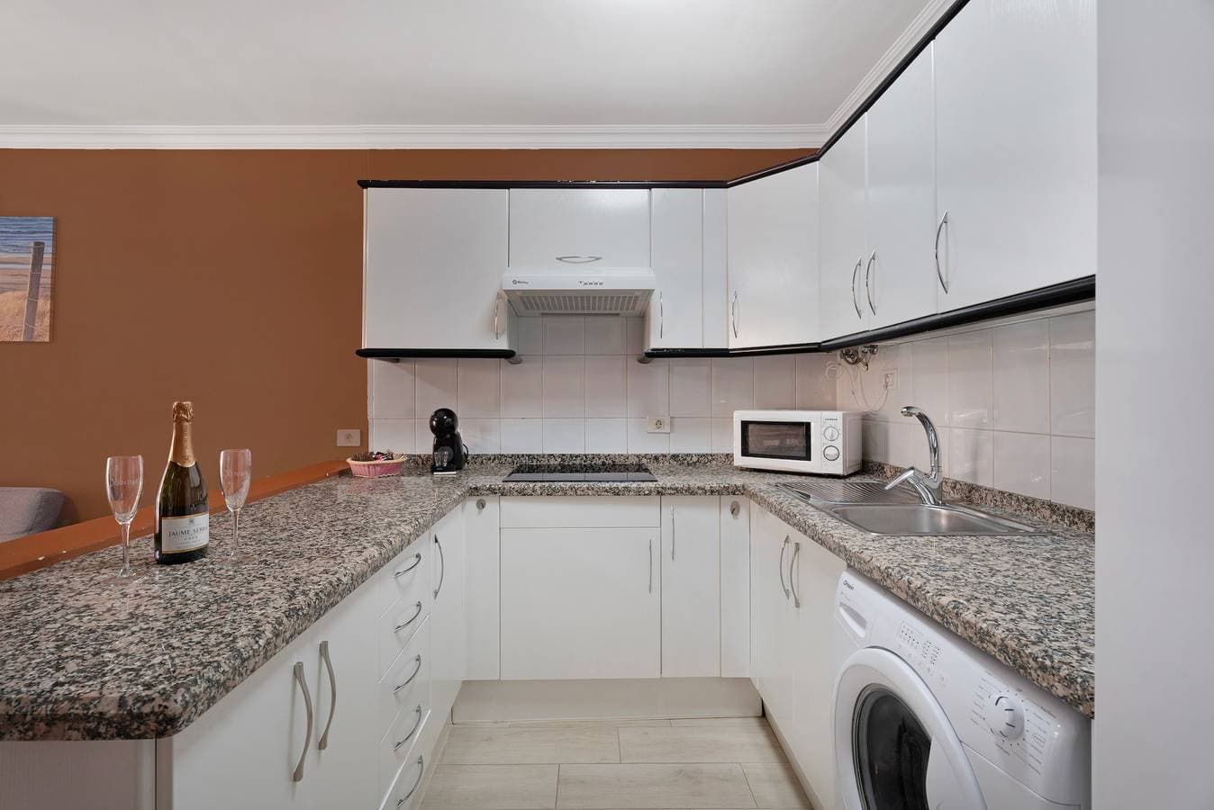 Foto 10 von 25: Ferienwohnung 'La Casita De Edu' mit Gemeinschaftspool, Balkon und Wi-Fi