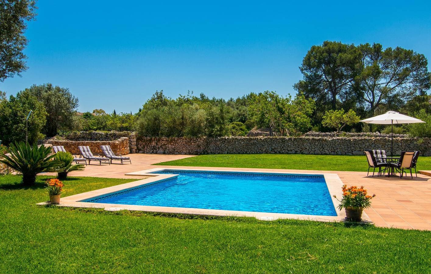 Foto 6 von 41: Modernes Apartment mit Terrasse, Pool und Grill - in der Nähe von Lloret de Vistalegre