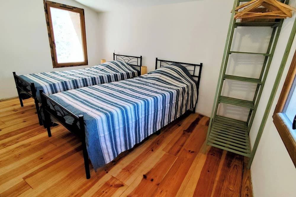 Foto 3 von 17: Stone barn in Catalan village with river. Mountains & beaches. 3 Star rating