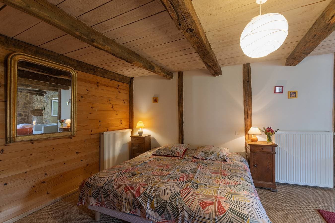 Foto 5 von 35: Zimmer 'La Ferme De Chalas - Coucoulude' mit Gemeinschaftspool, gemeinsamer Terrasse und WLAN