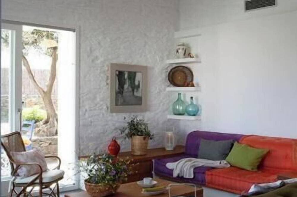 Foto 7 von 30: Haus mit Blick auf das Meer, Garten, Pool, private Garage centr0 von Cadaques,