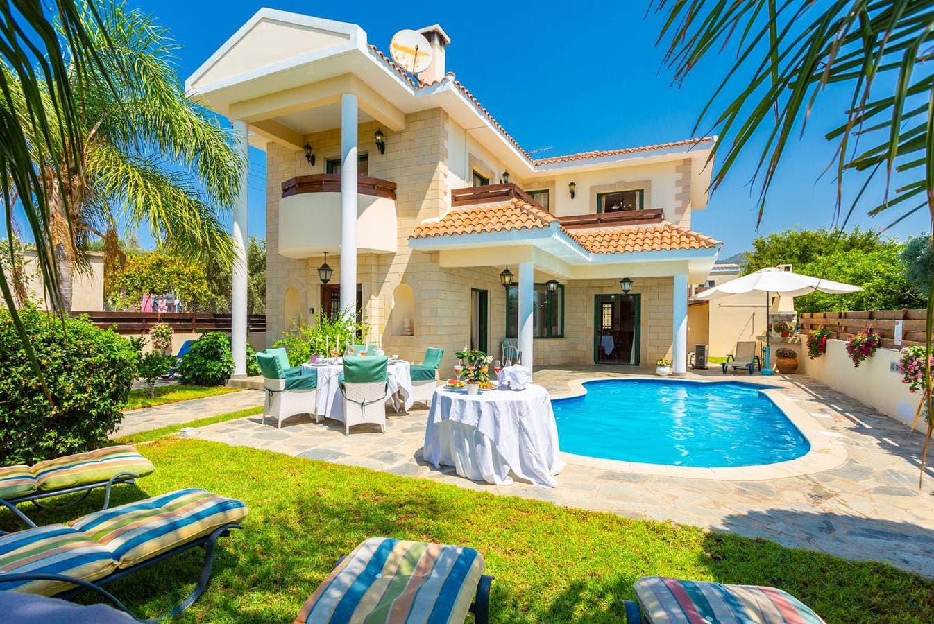 Foto 3 von 42: Villa für 8 Personen mit Meerblick