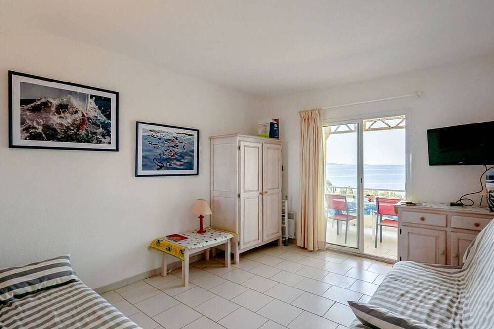 Foto 2 von 10: Gemütliche Wohnung mit Terrasse und Parkplatz in Lavandou