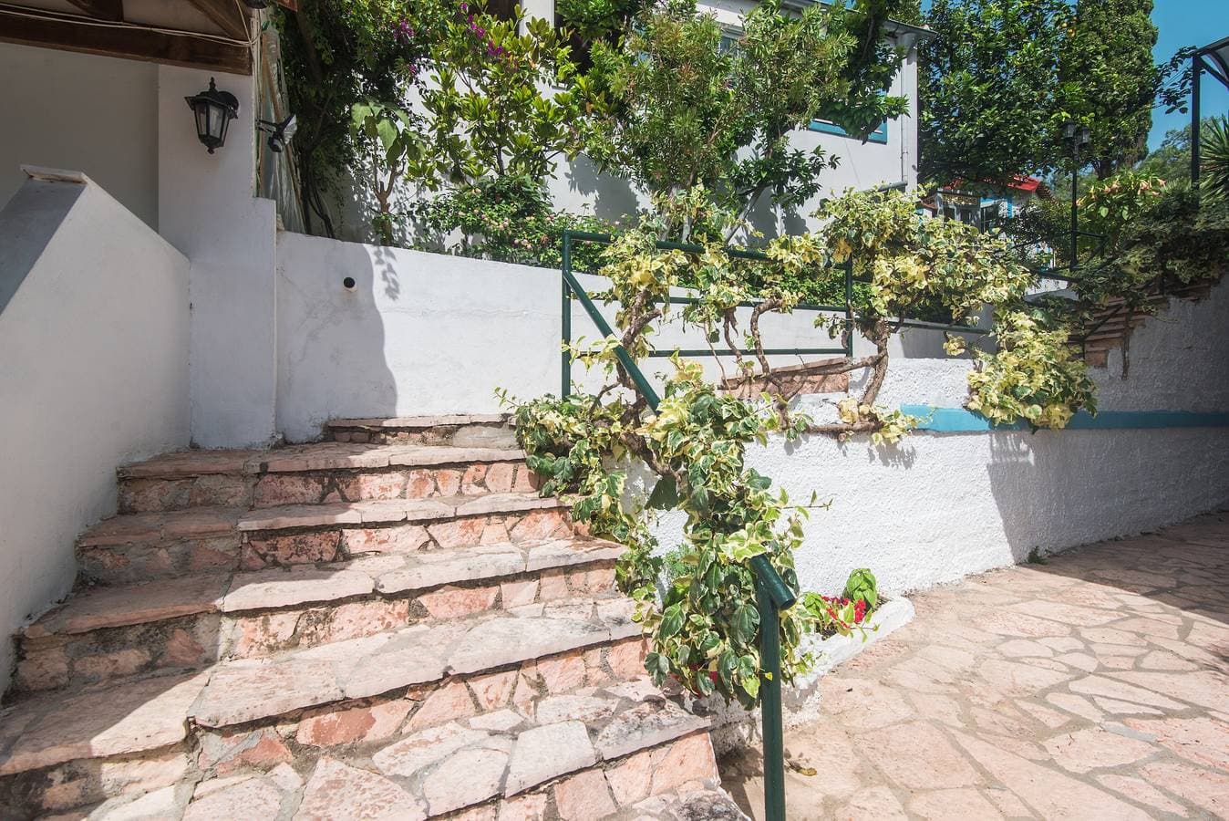 Foto 4 von 20: 'Andromaches Sea View Studio' mit Gemeinschaftspool, Balkon und WLAN