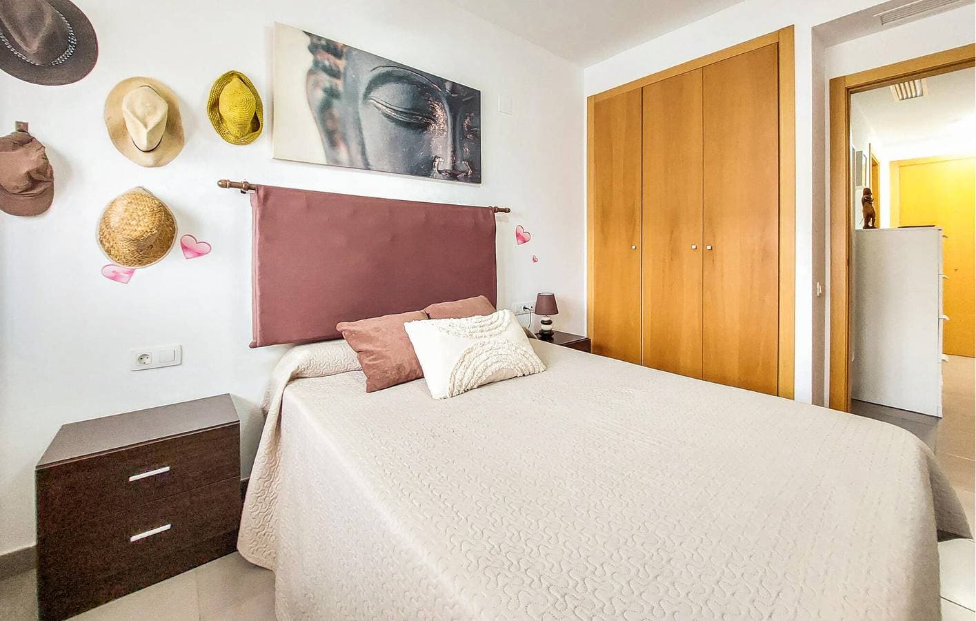 Foto 7 von 19: Modernes Apartment mit Pool, Terrasse und nur wenige Schritte vom Strand Playa Masbó entfernt