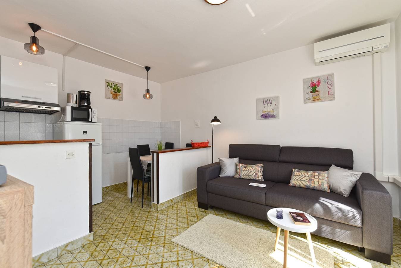 Foto 10 von 22: Ferienwohnung für 4 Personen mit Terrasse