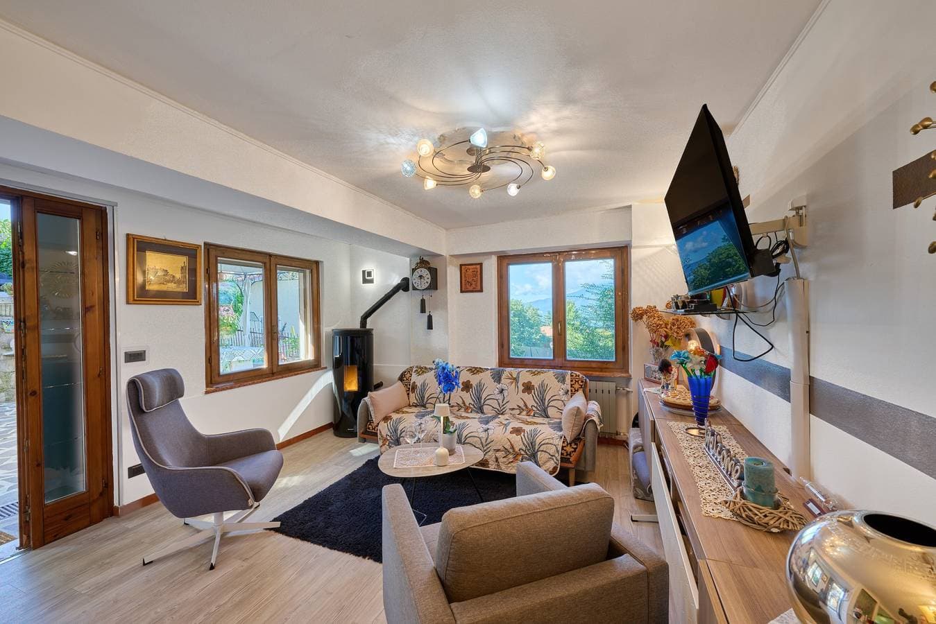 Foto 10 von 37: Ferienwohnung in San Zeno mit schönem Blick auf den See