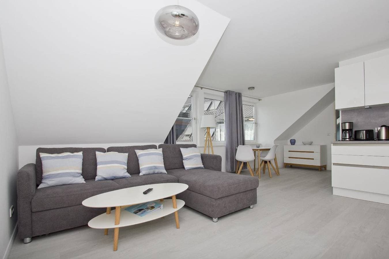 Foto 6 von 21: Mit Meerblick, Schwimmbad- und Saunanutzung - Haus Inselwind FeWo MEERstrand