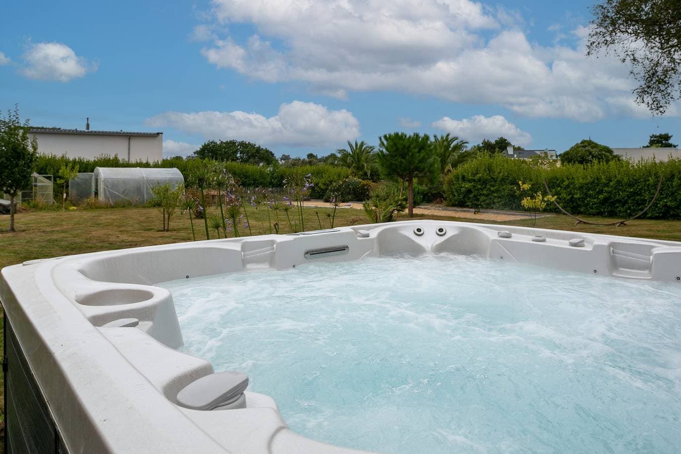 Foto 2 von 22: Chalet 'An Ti Koad Spa Privatif 800m Plage' mit privater Terrasse, eigenem Garten und WLAN