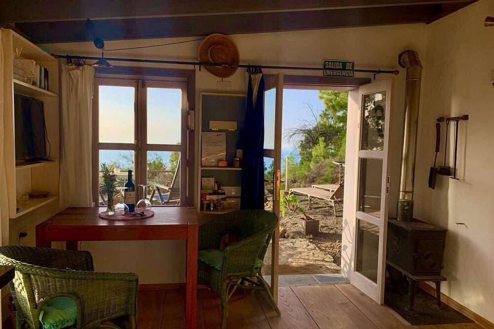 Foto 10 von 30: Tiny House Vogelnest- Privates Weingut mit Pool über den Wolken, Meerblick, WLAN
