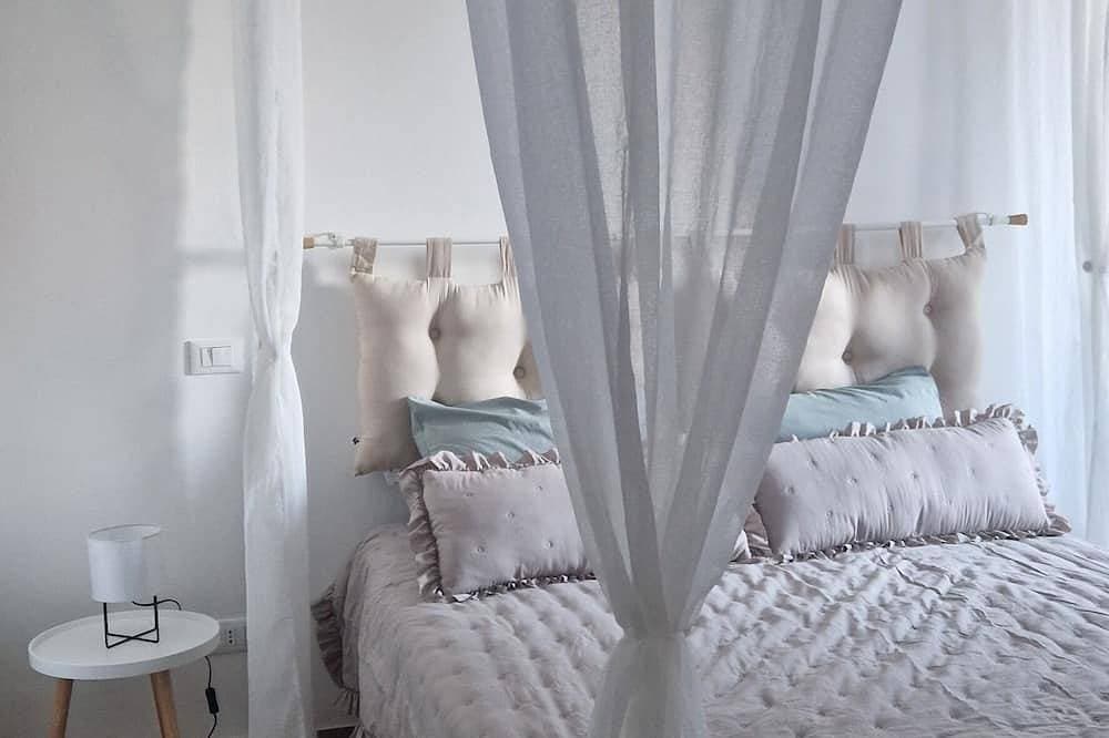 Enrica apartment, elegant, near the lake historic center free parking 1