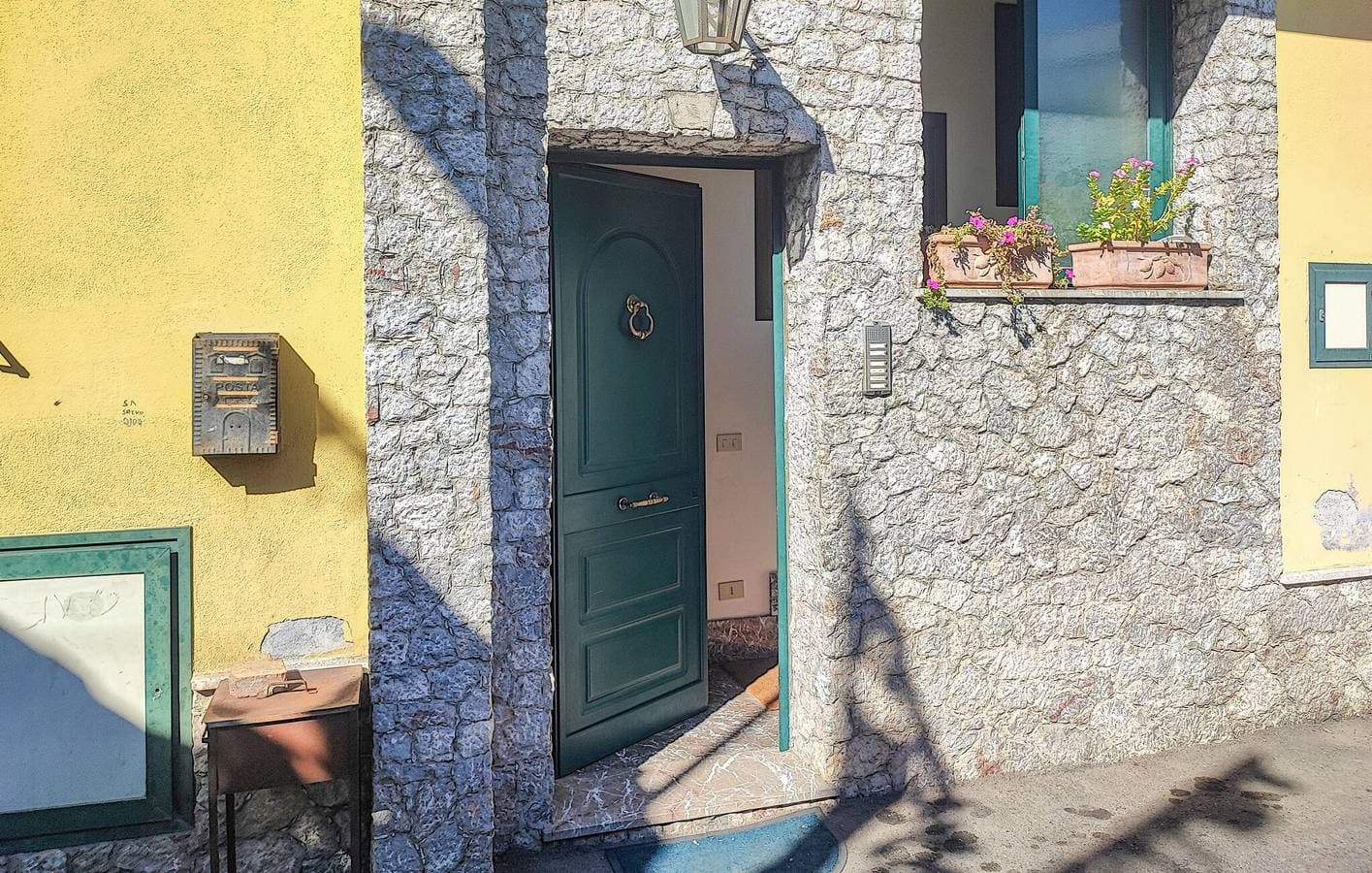 Foto 3 von 27: Gemütliches Apartment 2,5 km vom Strand entfernt mit AC, Küche, Internet und Parkplatz