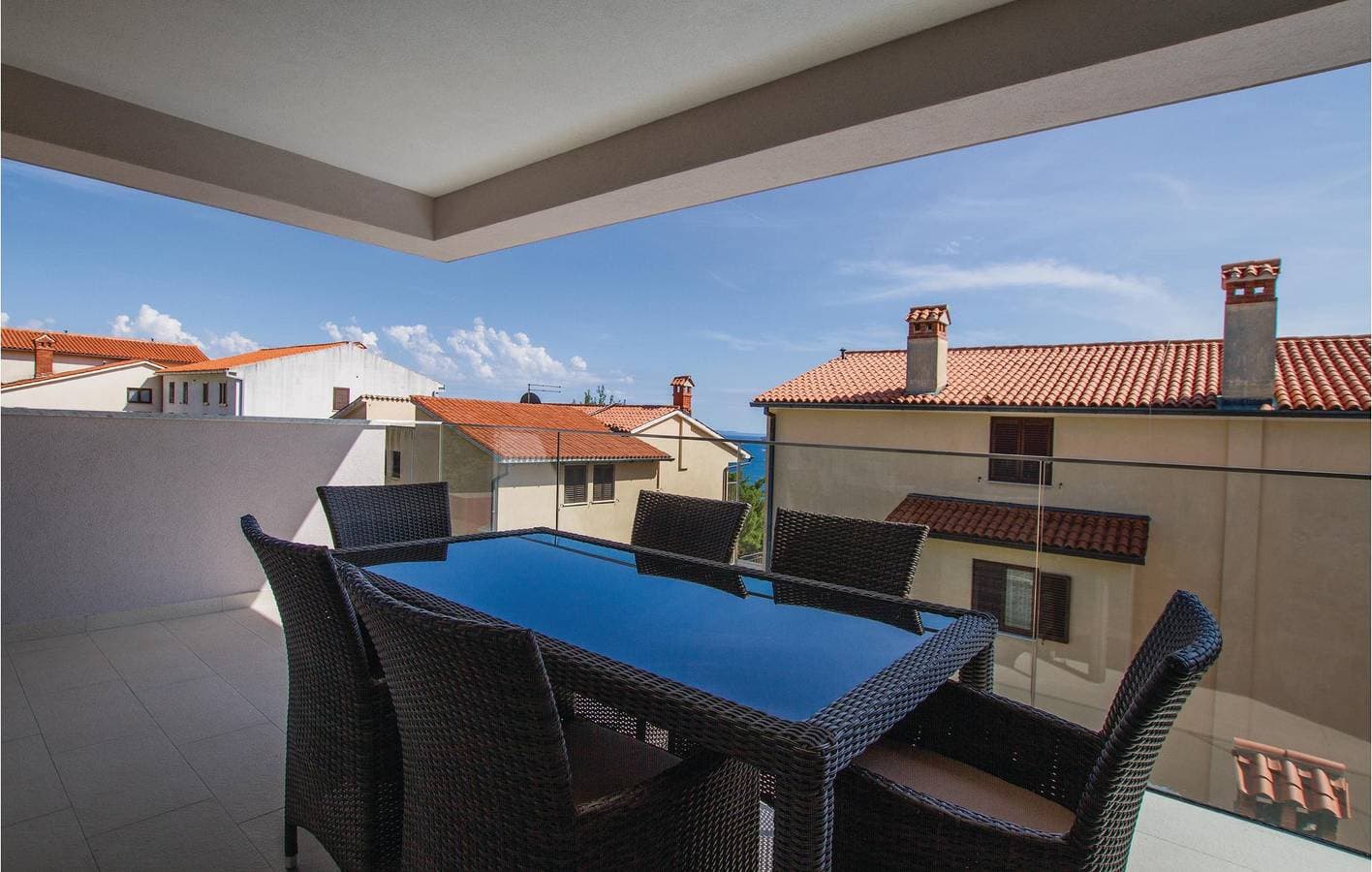Foto 12 von 33: Geräumige 150 m² große Wohnung mit Pool, 600 m vom Strand entfernt