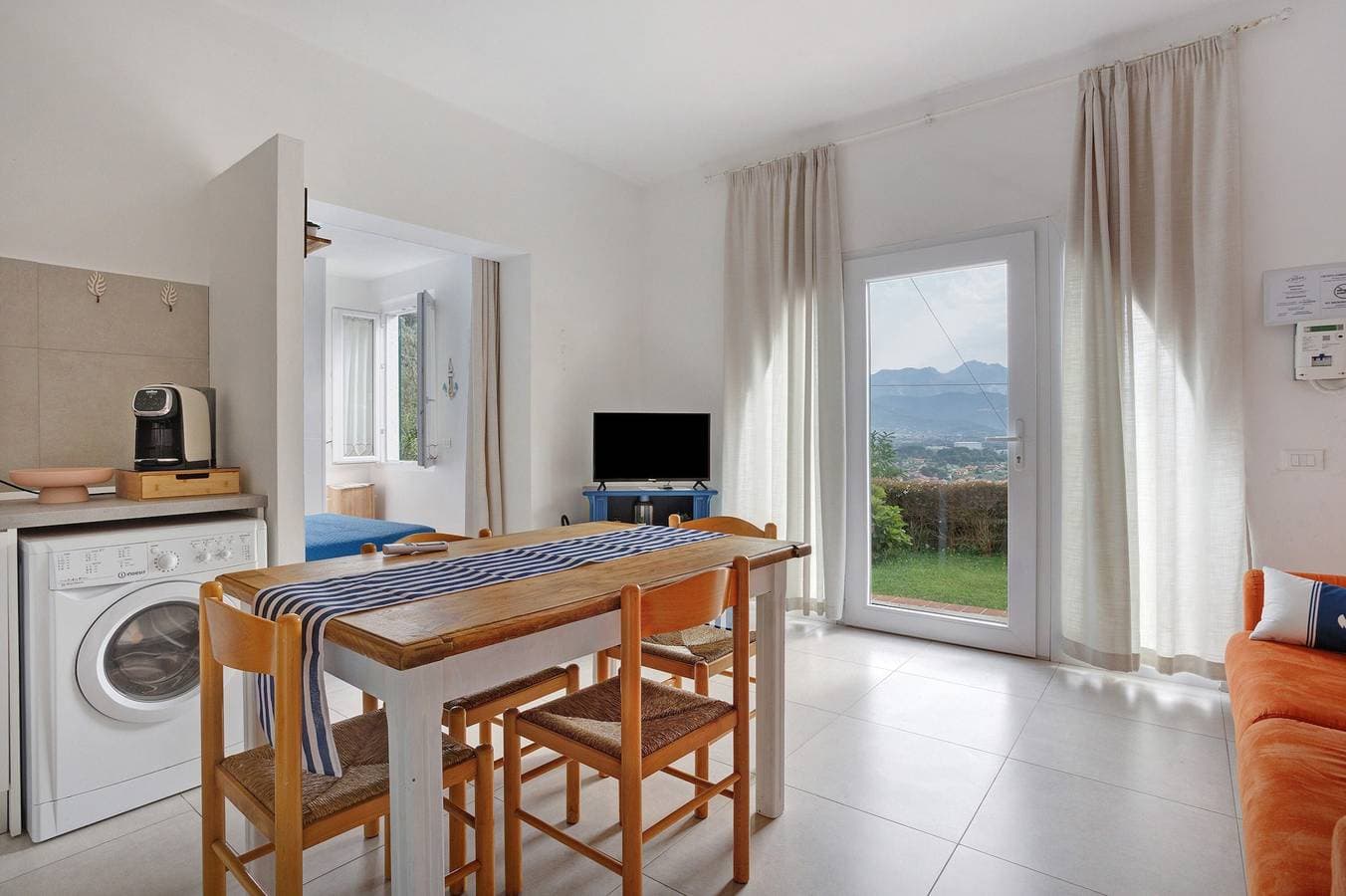 Foto 6 von 31: Apartment 'Montemare' mit privatem Garten, WLAN und Klimaanlage