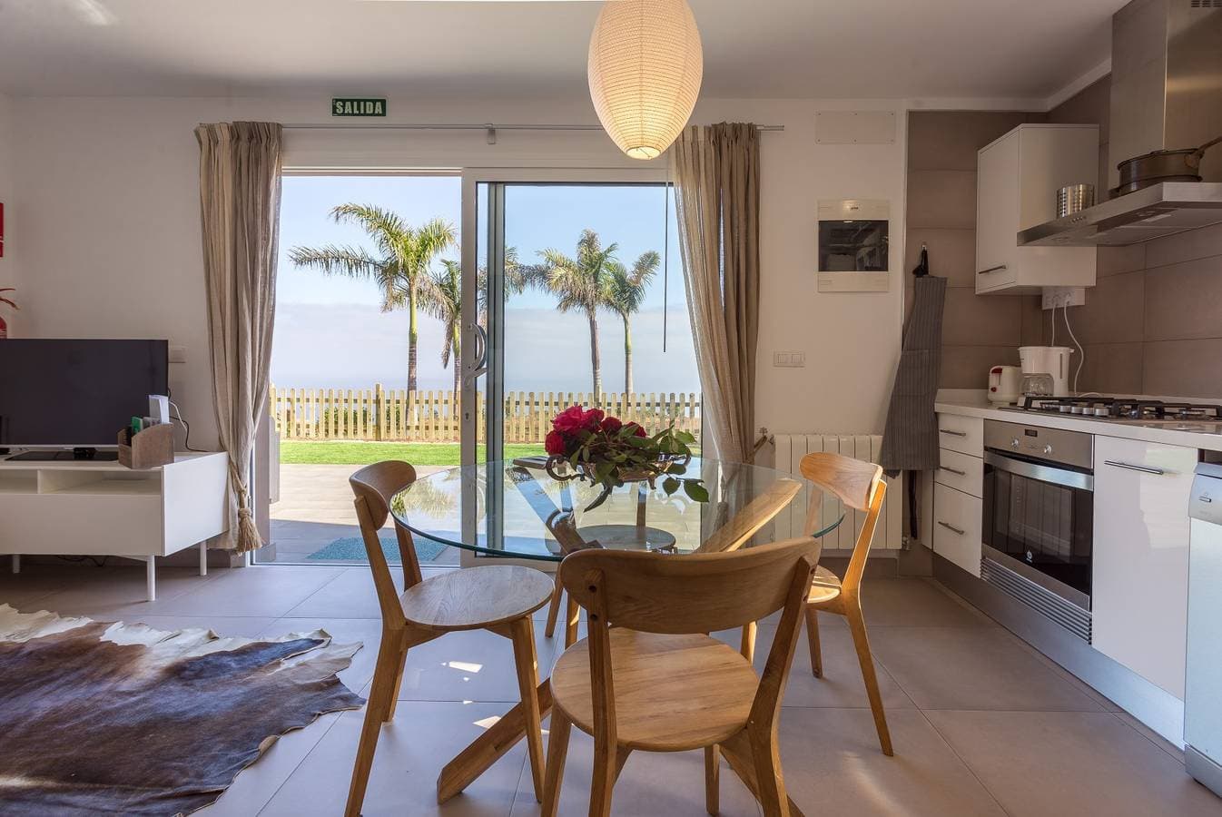 Vista mar, jardín privado 1