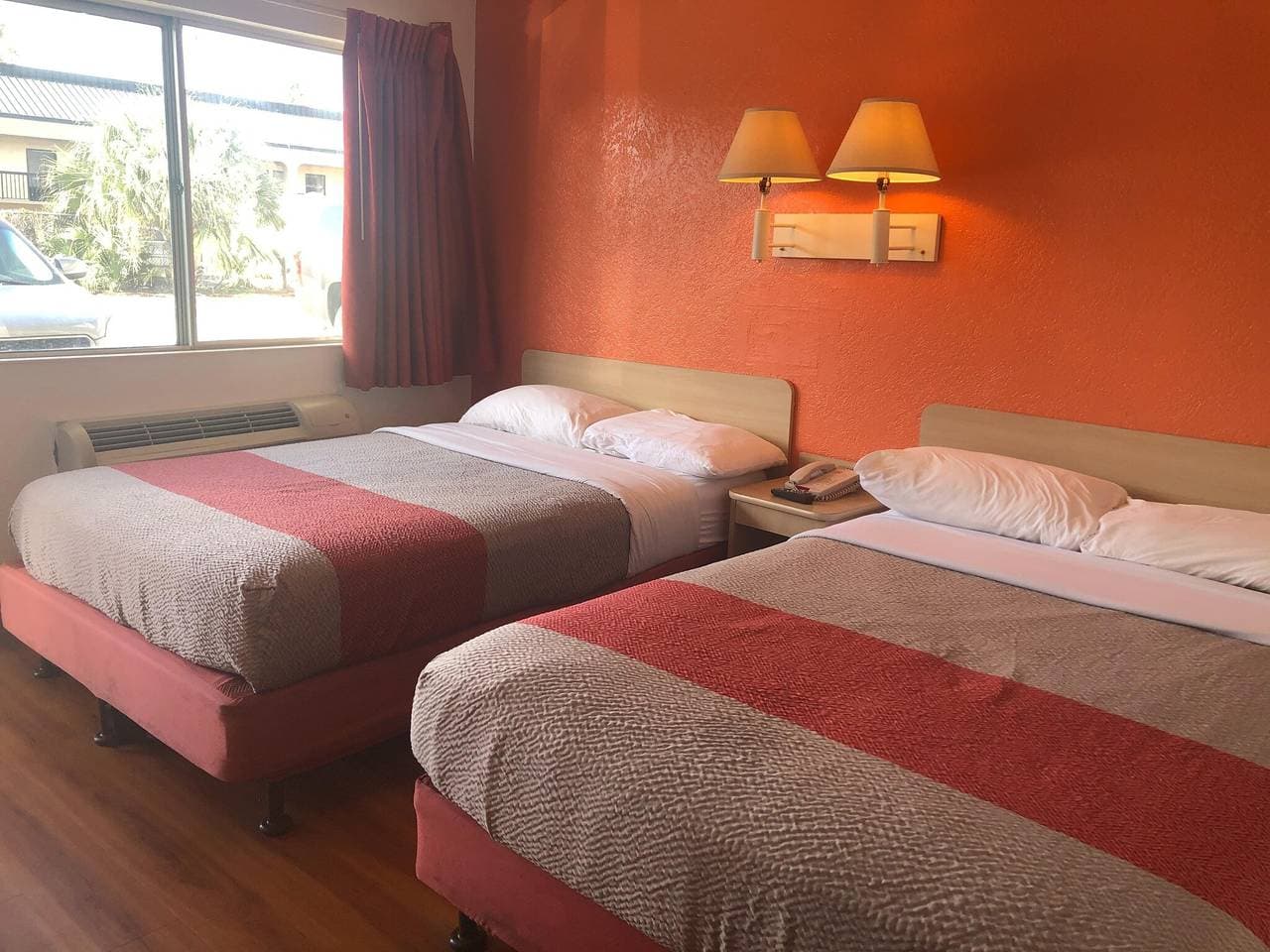 Foto 9 von 24: Motel 6 Jacksonville | 2 Doppelbetten