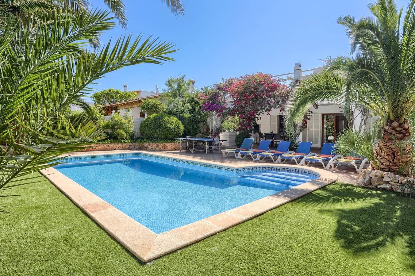Foto 2 von 28: Villa für 6 Personen mit Garten