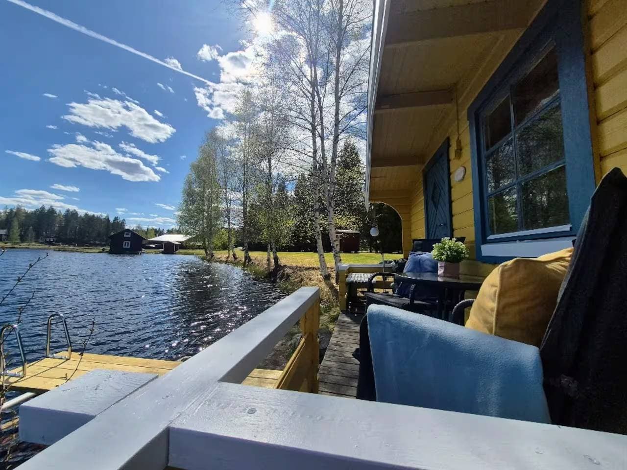 Miniferienhaus an einem Weiher in Bergslagen 1