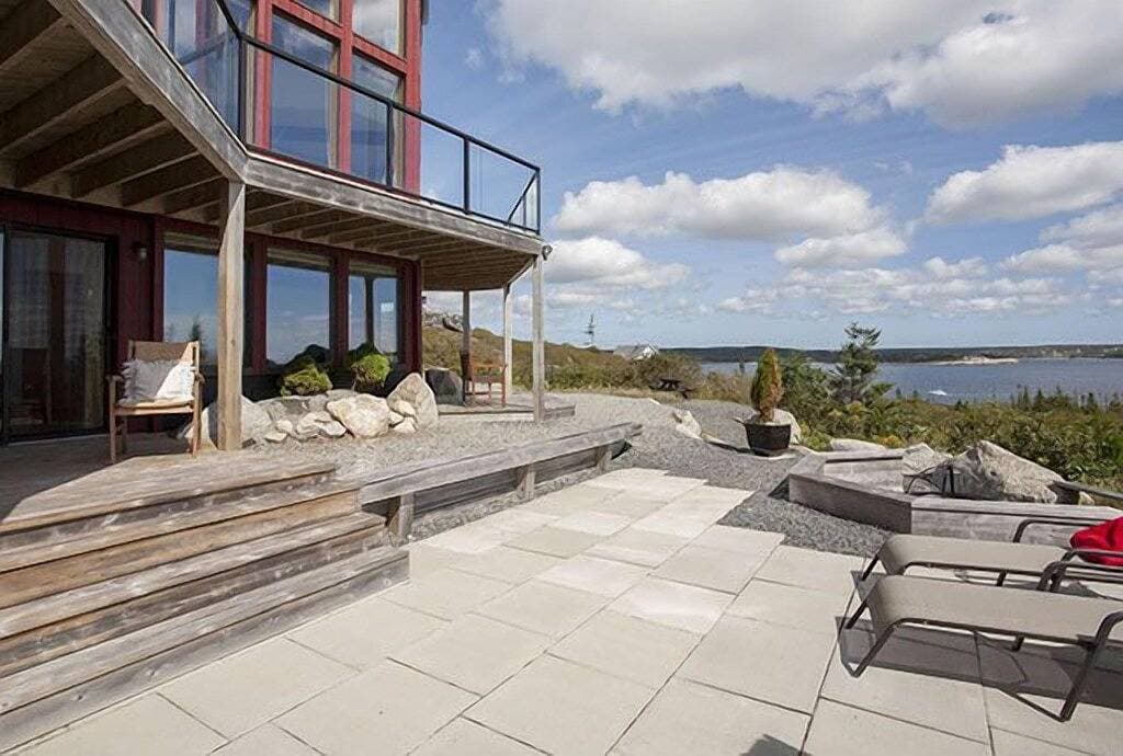 Foto 9 von 49: Executive Oceanfront Home. Atemberaubender Panoramablick auf das Meer! In der Nähe von Peggy's Cove