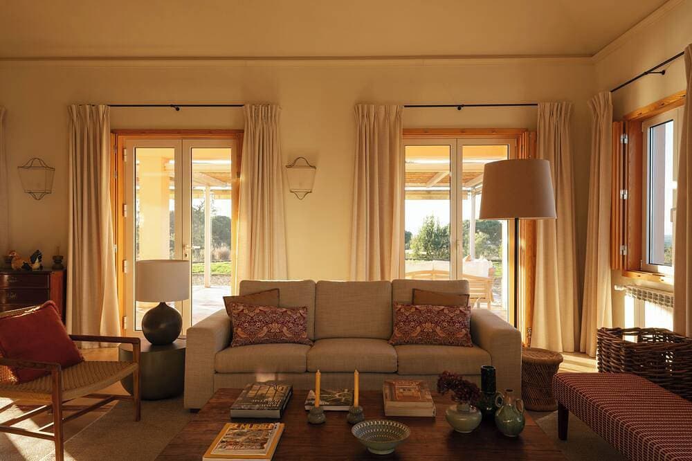 Foto 8 von 30: Elegant Mediterranean Villa - 6 Ensuite Bedrooms with AC - Pool - Sunsets