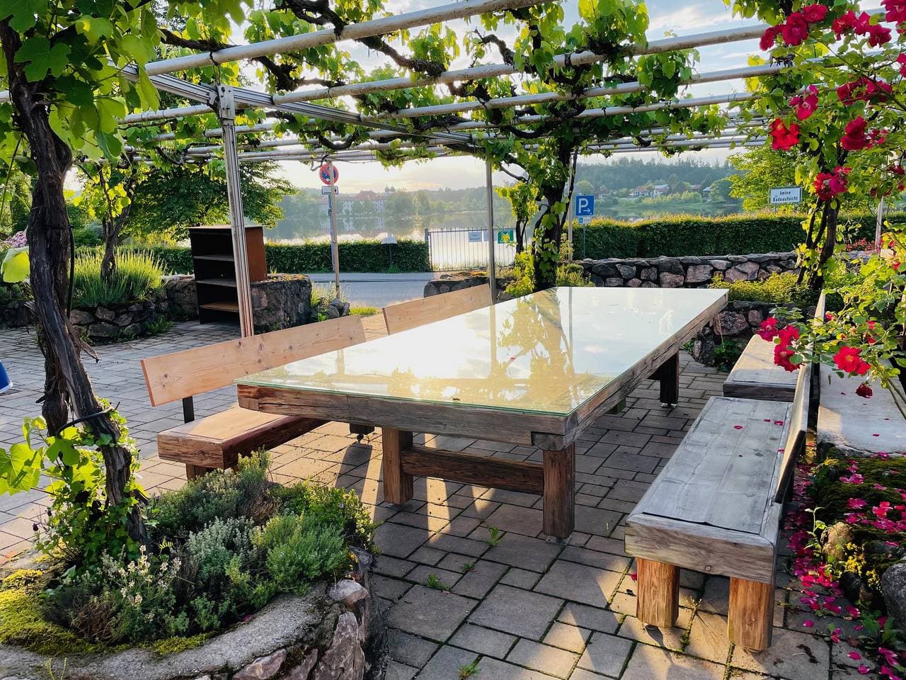 Foto 6 von 27: Das Bootshaus - Ferienwohnung Sundowner, 50 qm, 1 sep. Schlafzimmer mit Balkon