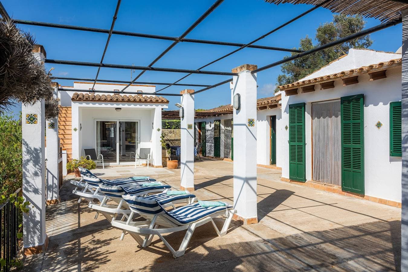 Foto 3 von 36: Finca "Sa Casa Des Pintor Miquel Vives 213" mit privatem Pool, 2 Terrassen und WLAN