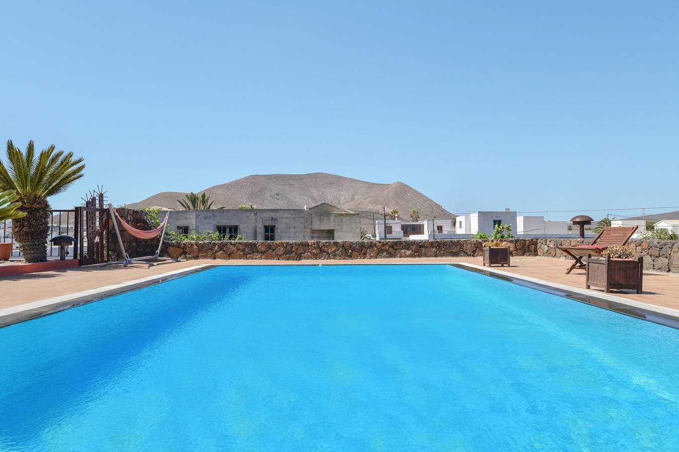 Foto 4 von 28: Wunderschönes Haus Villa La Petit mit Pool, Terrasse, Garten und WLAN