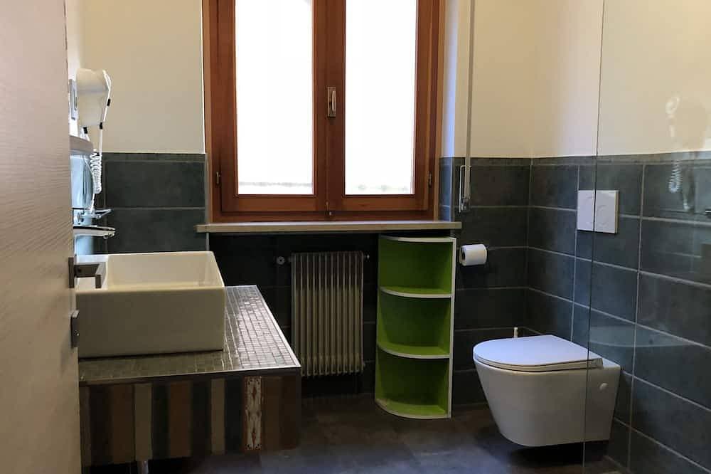 Foto 9 von 27: Große und helle Wohnung, Parkplätze und eine Terrasse mit Seeblick